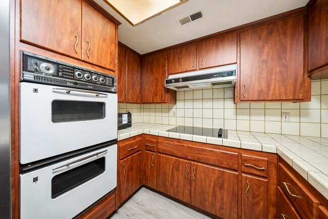 Building Photo - Charming 3 Bedroom2 Bath home in Sacramento, CA