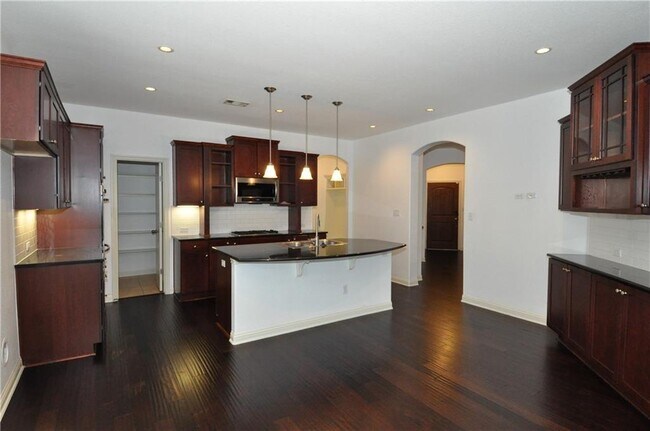 Building Photo - 3323 Pine Needle Cir