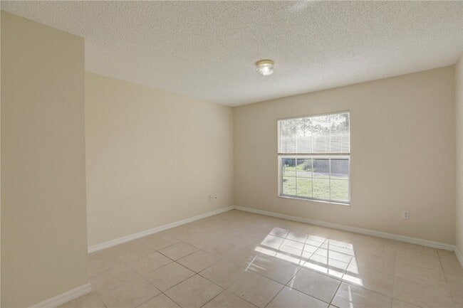 Building Photo - 573 Belfast Terrace