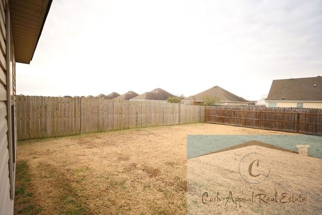Building Photo - Beautiful 4 bed, 2 bath home with fenced back yard - Nettleton!!