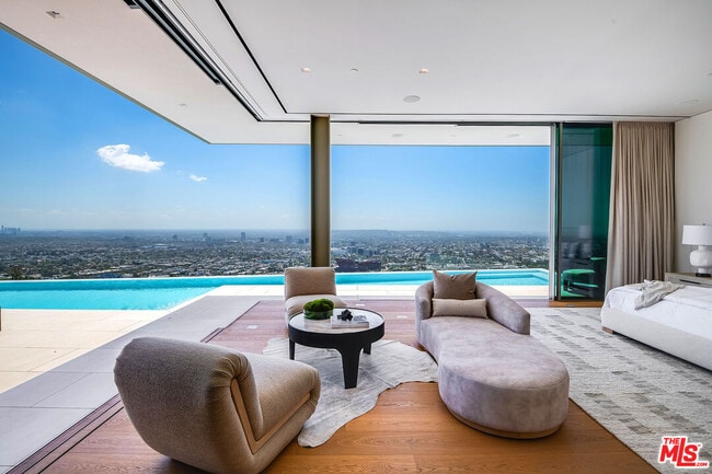 Building Photo - 9016 Thrasher Ave