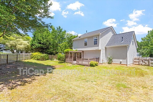 Building Photo - 108 Summer Days Ct