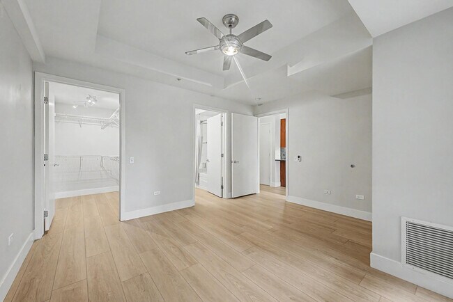 Building Photo - 7147 E Rancho Vista Dr