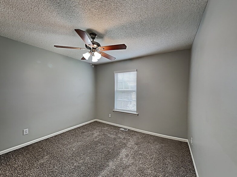 Building Photo - 109 Parkview Ln