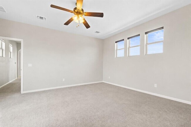 Building Photo - 5800 Baythorne Dr