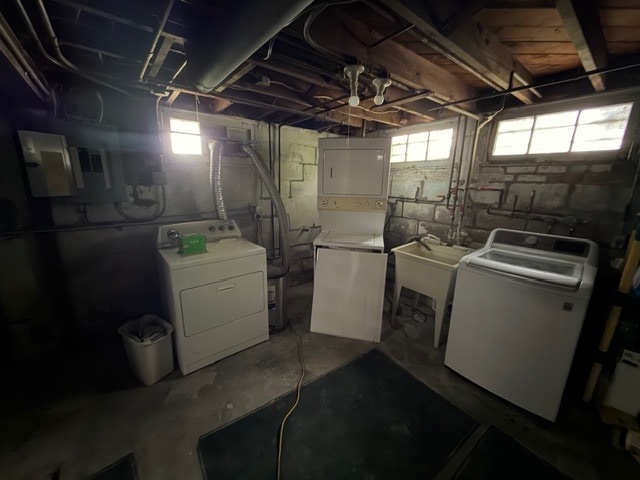 On-Site Laundry & Storage in Basement - 6326 W Grant St