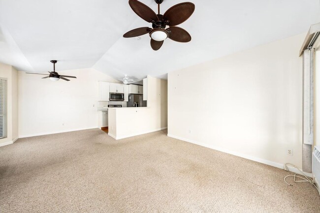 Building Photo - 2 Bedroom 2 Bathroom Upstairs Unit with Up...