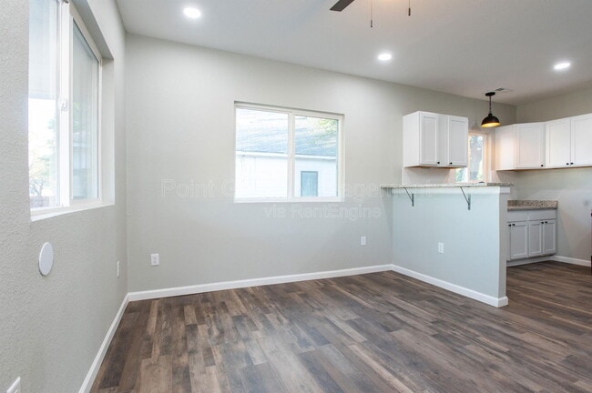 Building Photo - 1601 S Pattie St