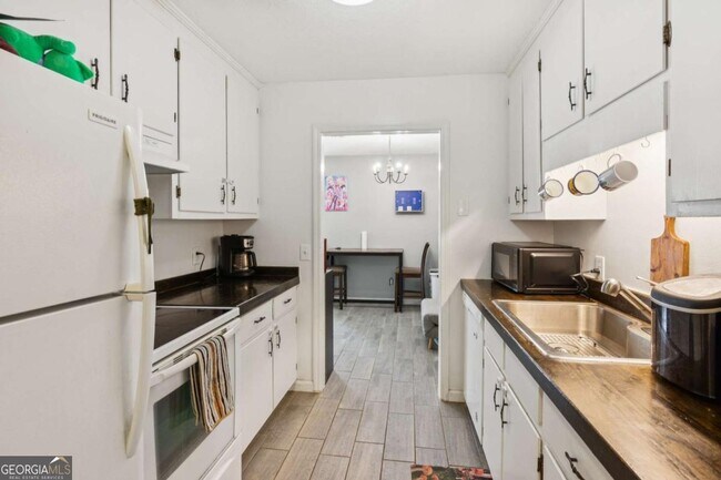 Building Photo - 125 St Andrews Ct