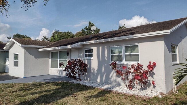 Building Photo - 22682 Family Cir