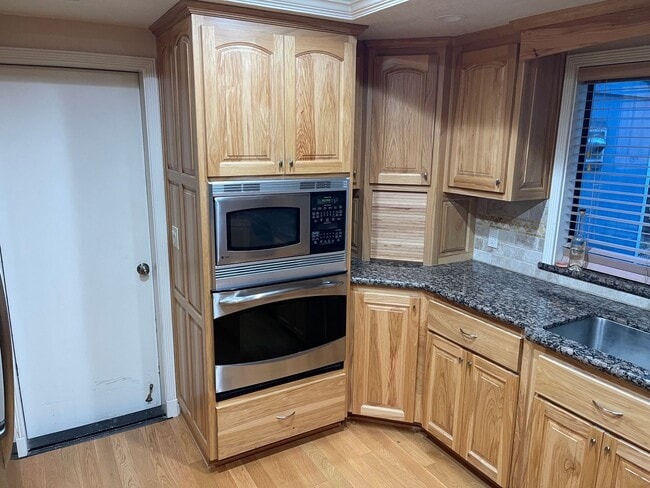 Building Photo - Magalia 2 bed 2 bath home with bonus room. Attached garage, private backyard