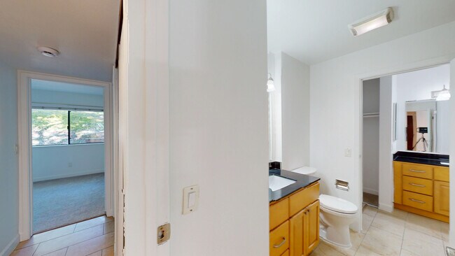 Building Photo - 37-1 Clay Ct-37