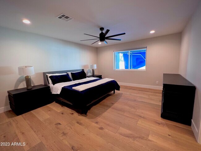 Building Photo - 3318 E Onyx Ave