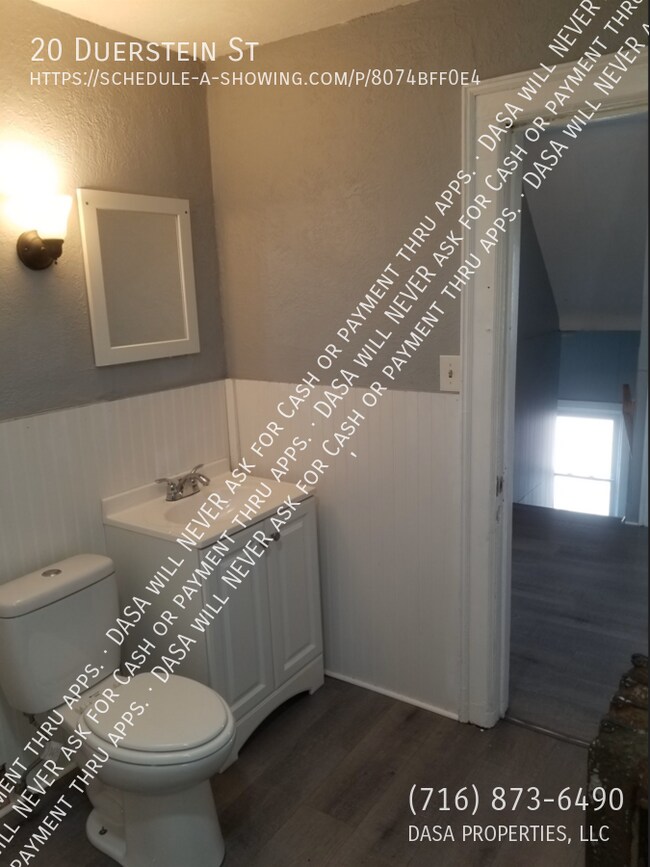 Building Photo - 20 Duerstein - 4 Bed / 1 Bath