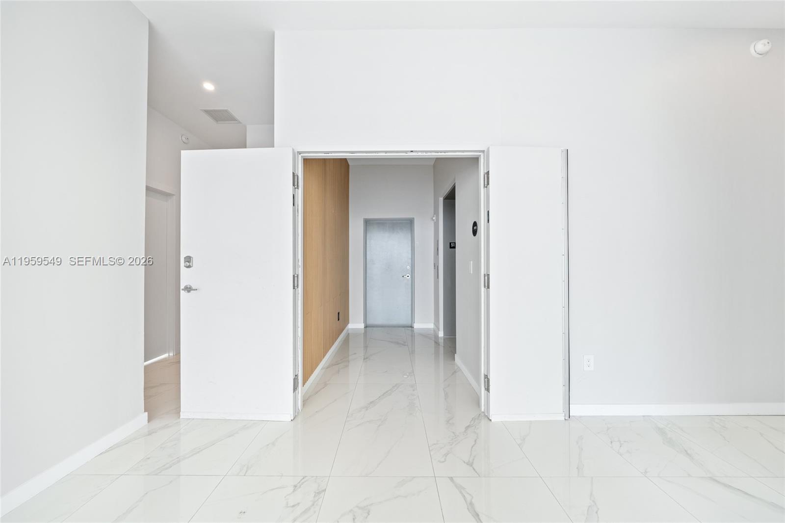 Building Photo - 480 NE 31st St