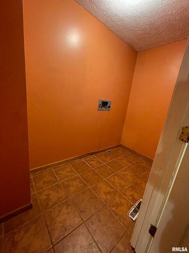 Building Photo - 12488 Cyril James Rd