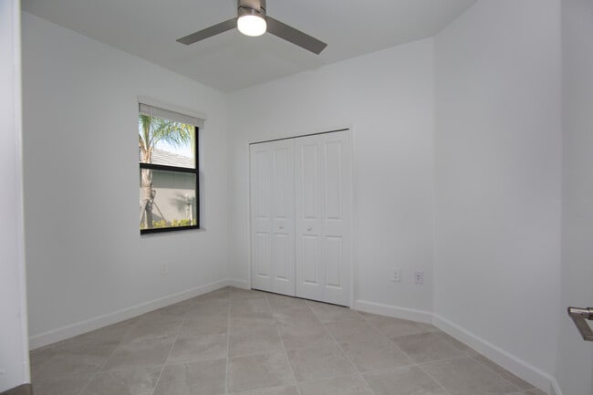 Building Photo - 5512 Sapphire Stone Cv