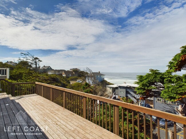 Building Photo - 1033 NW Inlet Ave