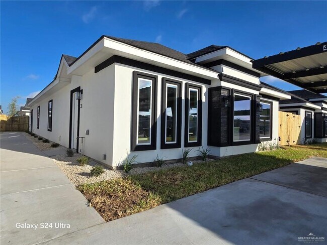 Building Photo - 12 Yankton St