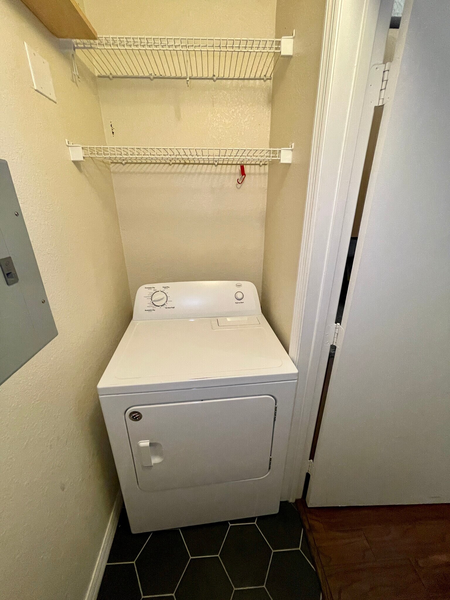 Building Photo - 200 4th Ave S