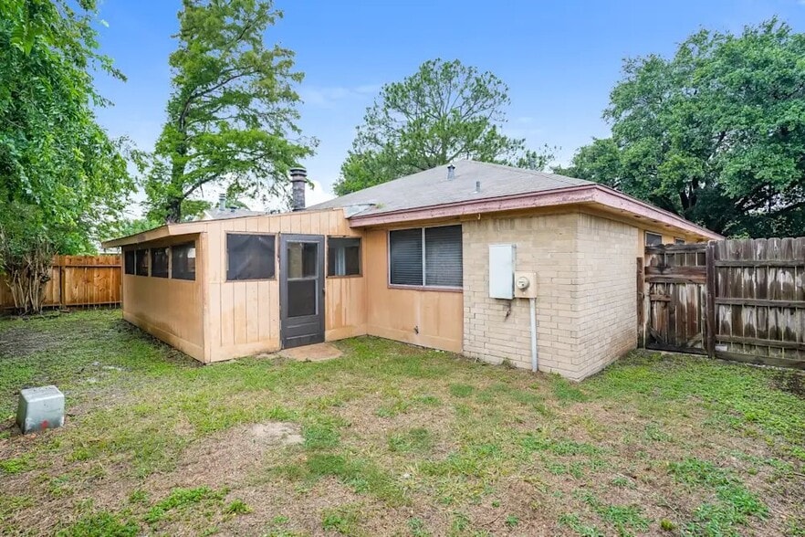 Building Photo - 10579 Twilight Moon Dr