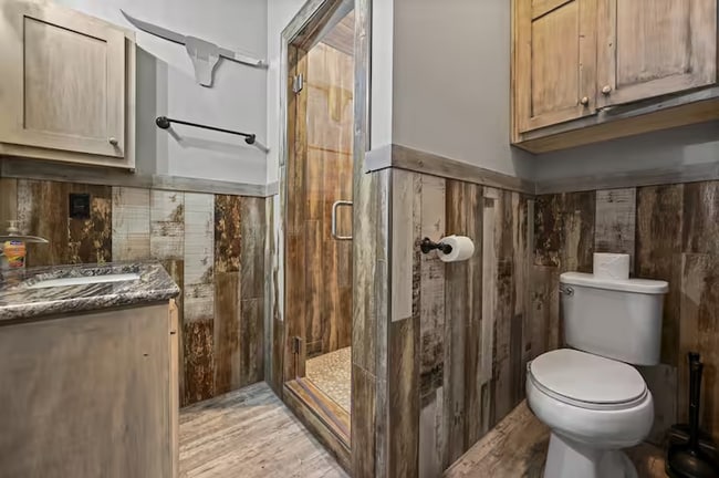 Building Photo - Fully Furnished Rental at Buffalo Springs Lake! All bills paid!
