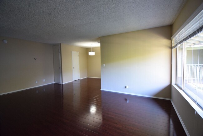 Building Photo - 24347 Newhall Ave