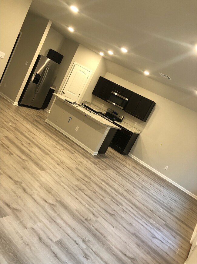 Building Photo - 18175 Fox Hollow Loop