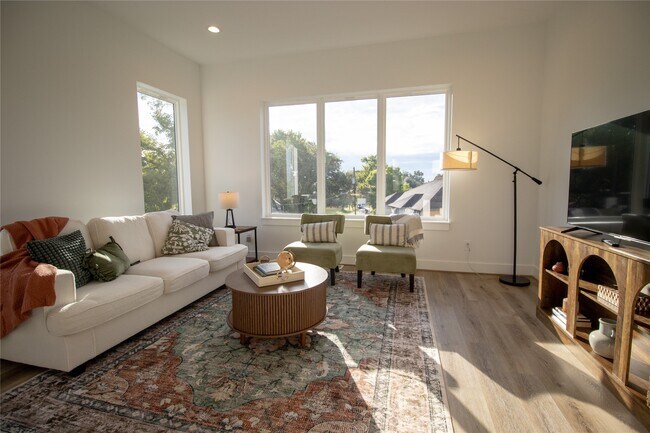 Building Photo - 3824 Fulton St