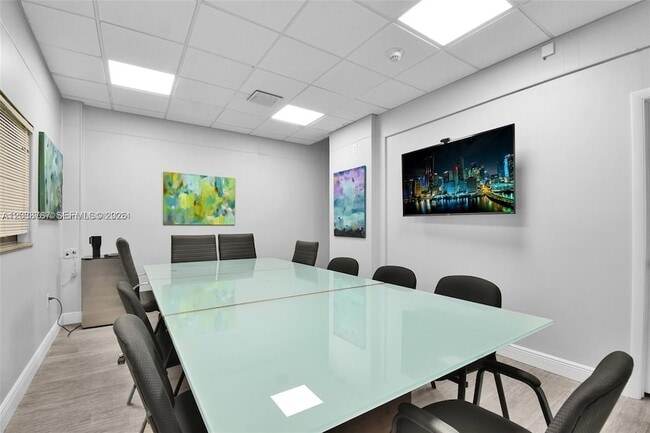 Building Photo - 300 Bayview Dr