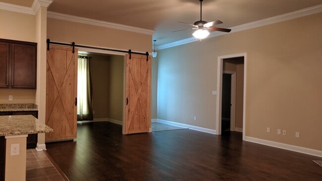 Building Photo - 742 Red Pine Dr