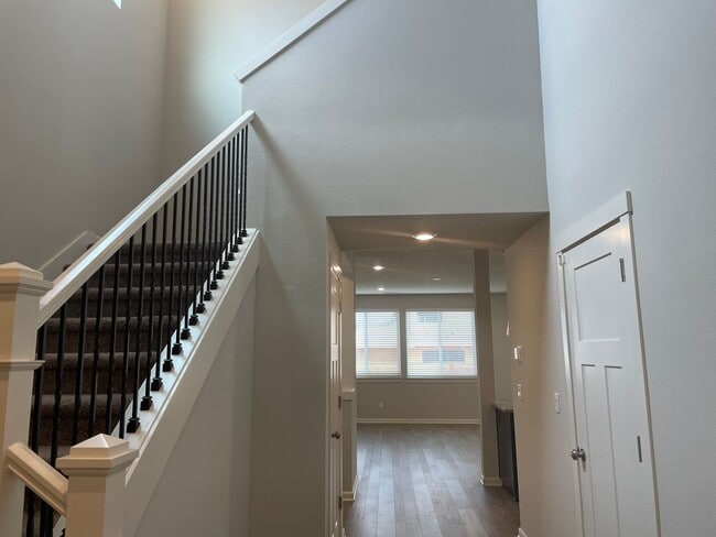 Building Photo - 4 Bed 2.5 Bath Home! Located near the Ridgefield Outdoor Recreation Center, equestrian facilities...