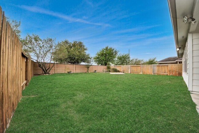 Building Photo - 24615 Ballad Dr