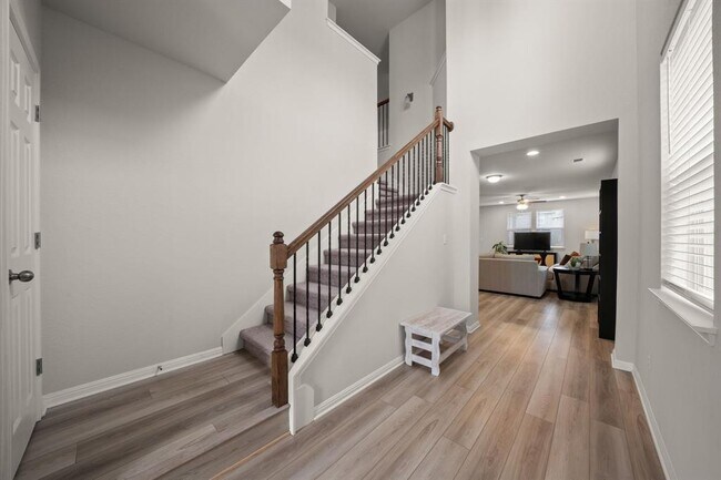 Building Photo - 3200 College Park Dr