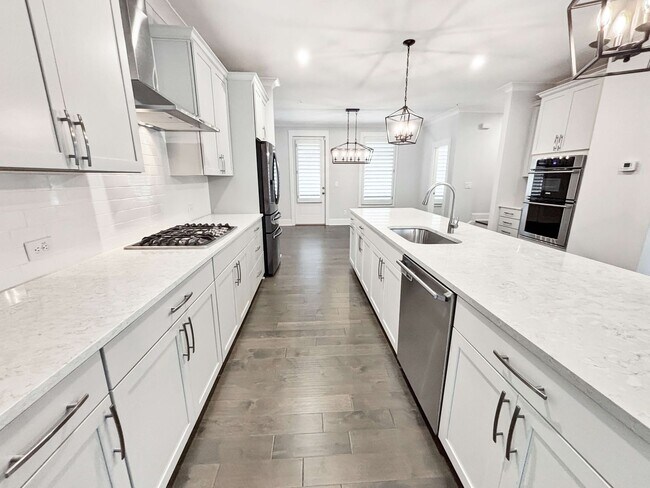 Building Photo - Beautiful 3 BR Townhome in Woodstock!