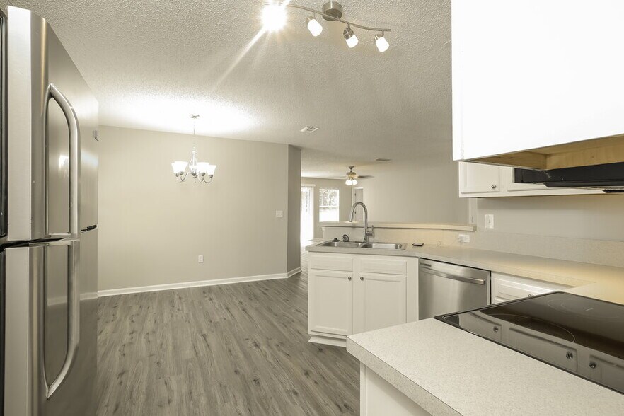 Building Photo - 13517 Ashford Wood Ct E