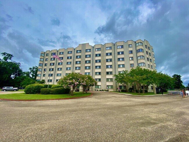 Building Photo - 11550 Southfork Ave