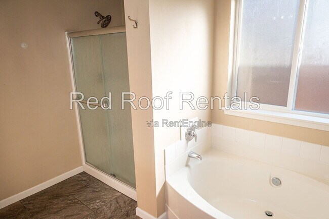Building Photo - 1441 Farina Lp SE