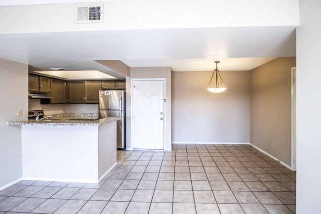 Building Photo - 2Br/2Ba, $1495, 101& Rio Salada