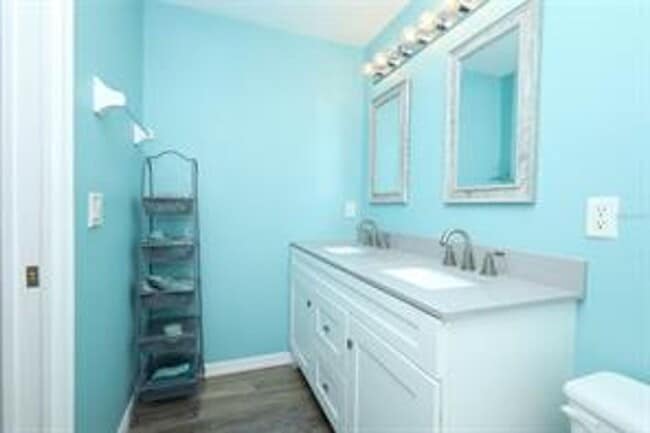 Building Photo - 694 Seabrook Ct