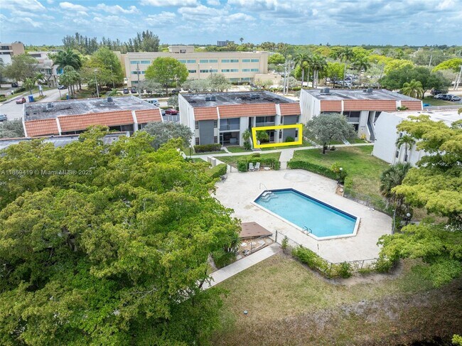 Building Photo - 3133 Coral Hills Dr