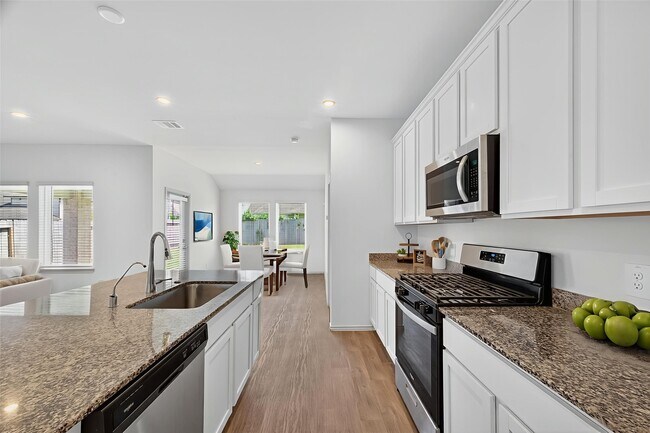 Building Photo - 9721 Chelsea St