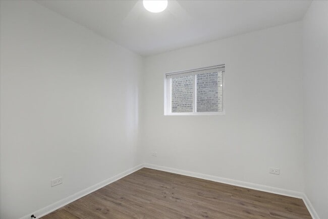 Building Photo - 7359 N Winchester Ave