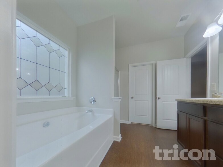 Building Photo - 55 Thorndale Ct