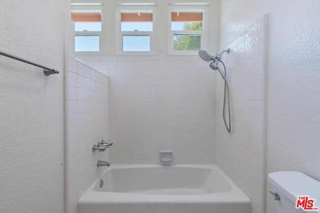 Building Photo - 7557 W 82nd St