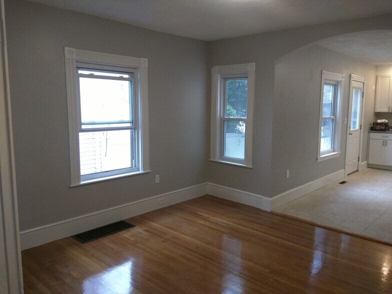 Building Photo - 30 Touro Ave