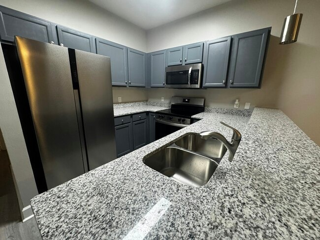 Building Photo - 2408 Escambia Dr