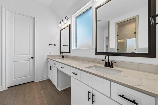 Building Photo - 25330 Balvaird Dr