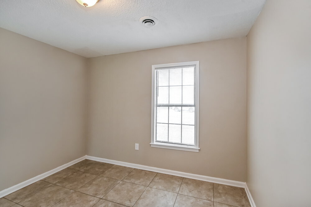 Building Photo - 5100 Barkshire Dr