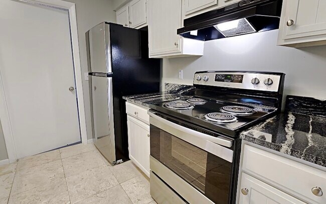 Building Photo - 2143 Creek Side Dr